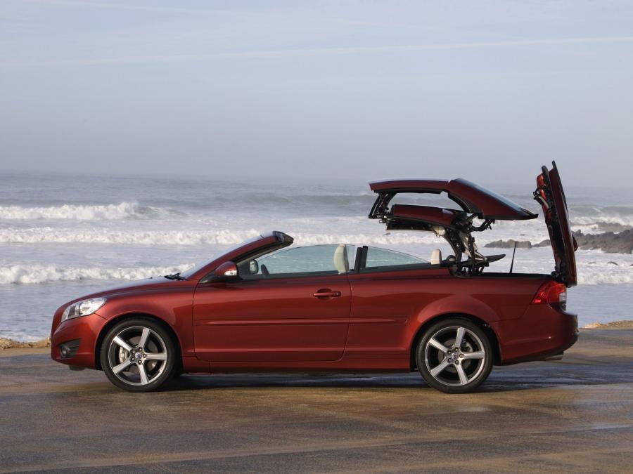  Volvo C70 D5 2010 года  (UK) (фото 6 из 14)